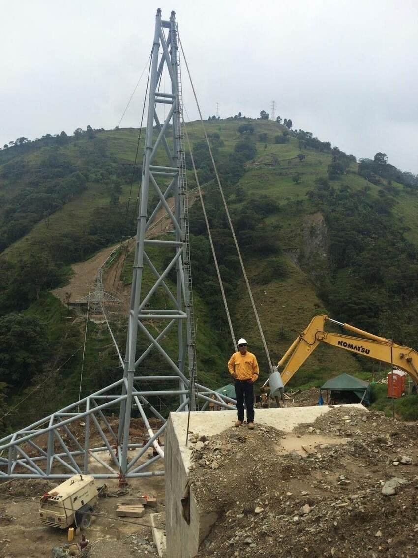 Izaje de torre para paso elevado en Piedra Verde